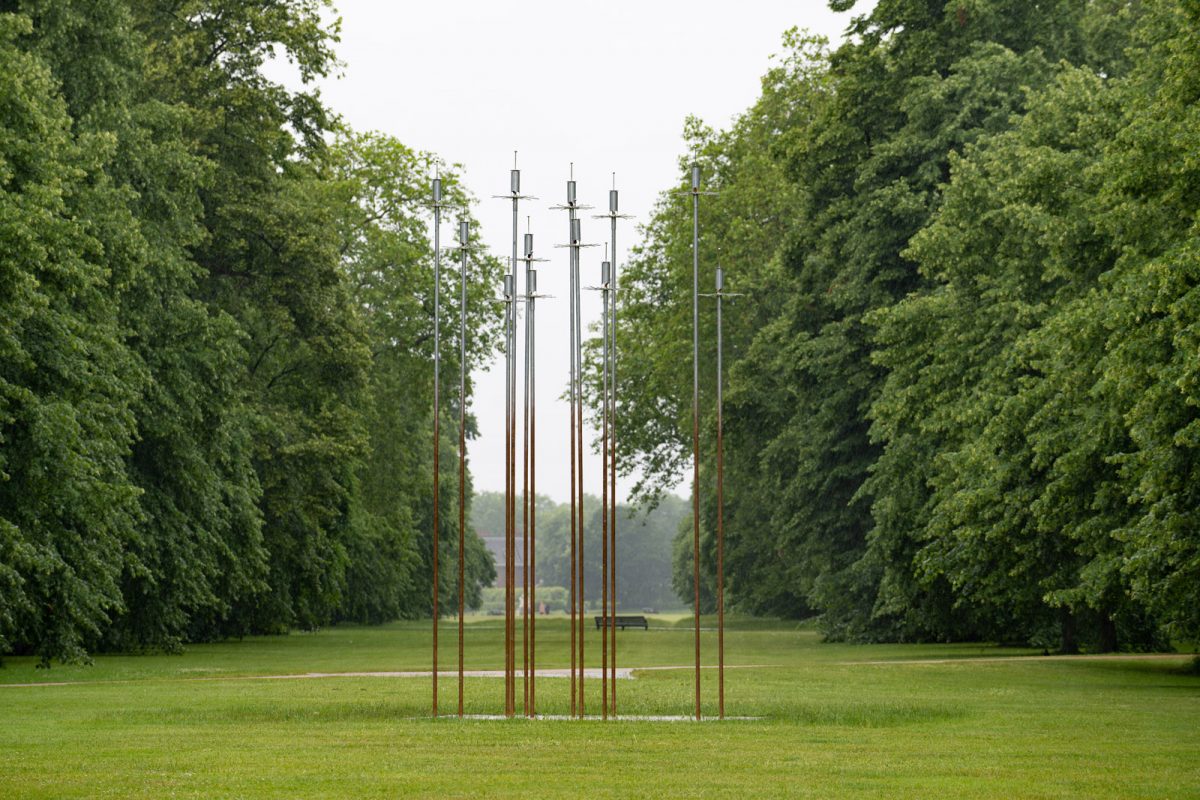 Sophia Al-Maria, taraxos, 2021 Serpentine x Modern Forms Sculpture Commission 21 June 2021 – 24 April 2022 Photo: Hugo Glendinning